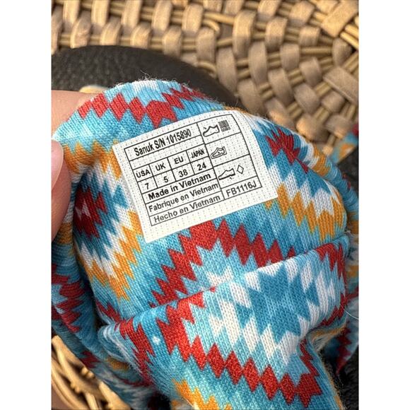 Sanuk Sandals Strappy Size US 7 UK 5 EU 38 Blue Red Southwest Design Yoga Beach - Picture 9 of 14